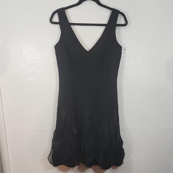 White House Black Market Dresses & Skirts - White House Black Market Sleeveless Cocktail Ruffled Dress At Bottom Size 8
